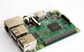 Raspberry Pi:Введение Теперь дело за настенным адаптером с разъемом micro USB